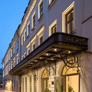فندق Saski Curio Collection By Hilton *****